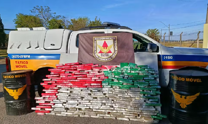 Polícia Militar apreende 144 kg de maconha em imóvel enquanto apurava denúncia de ameaça em Poços de Caldas, MG