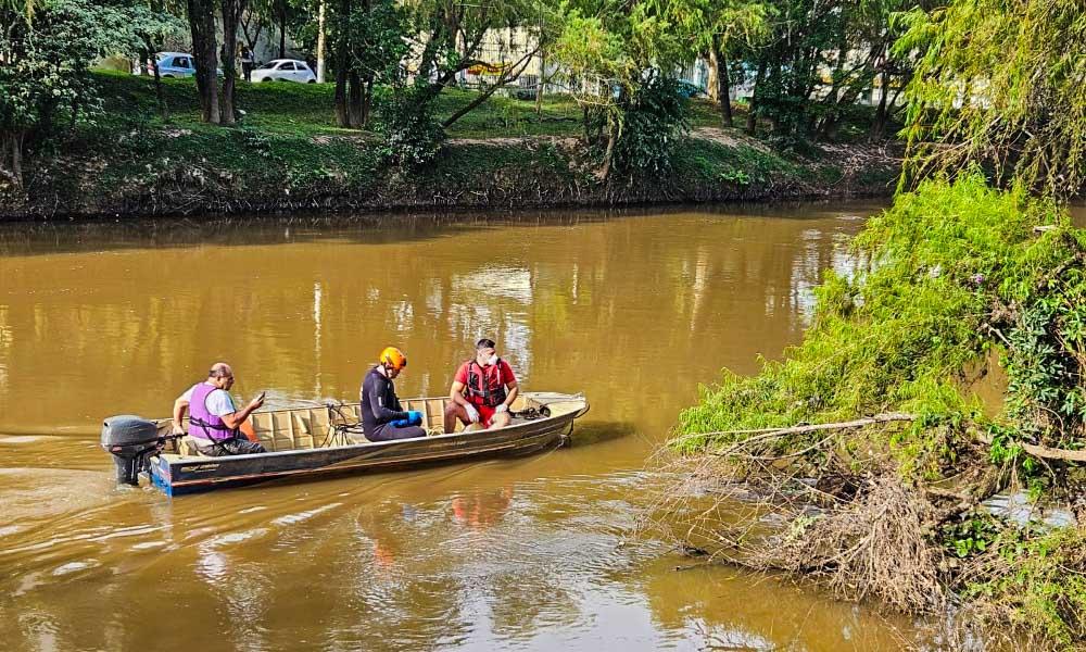 Polícia investiga: homem é encontrado morto no Rio Sapucaí em Santa Rita do Sapucaí