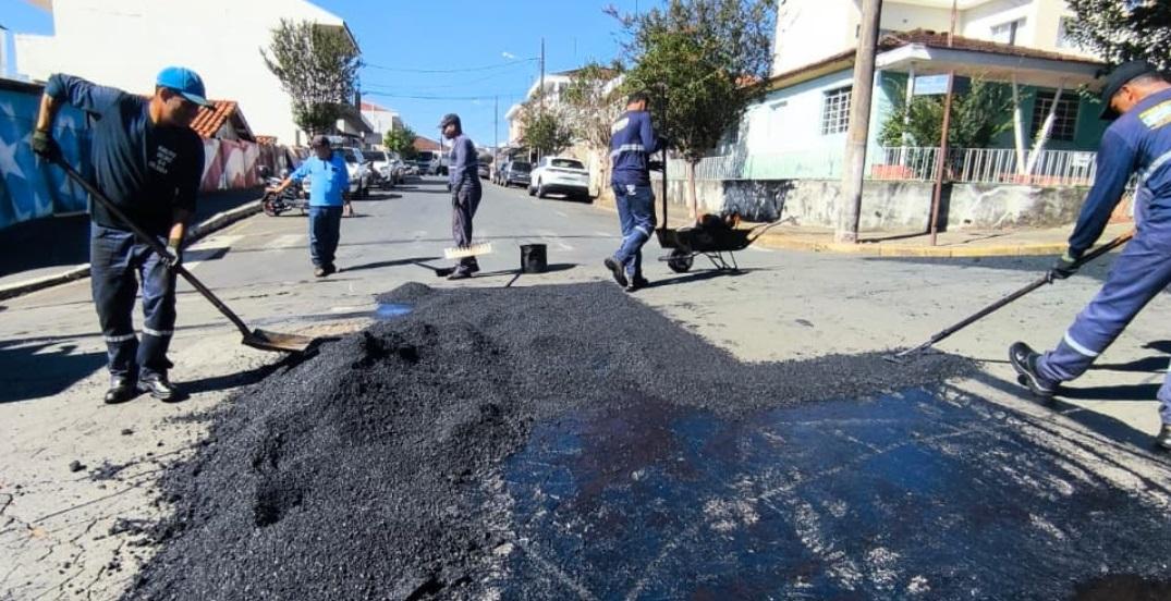Tapa-buracos avança para a região central de Monte Sião