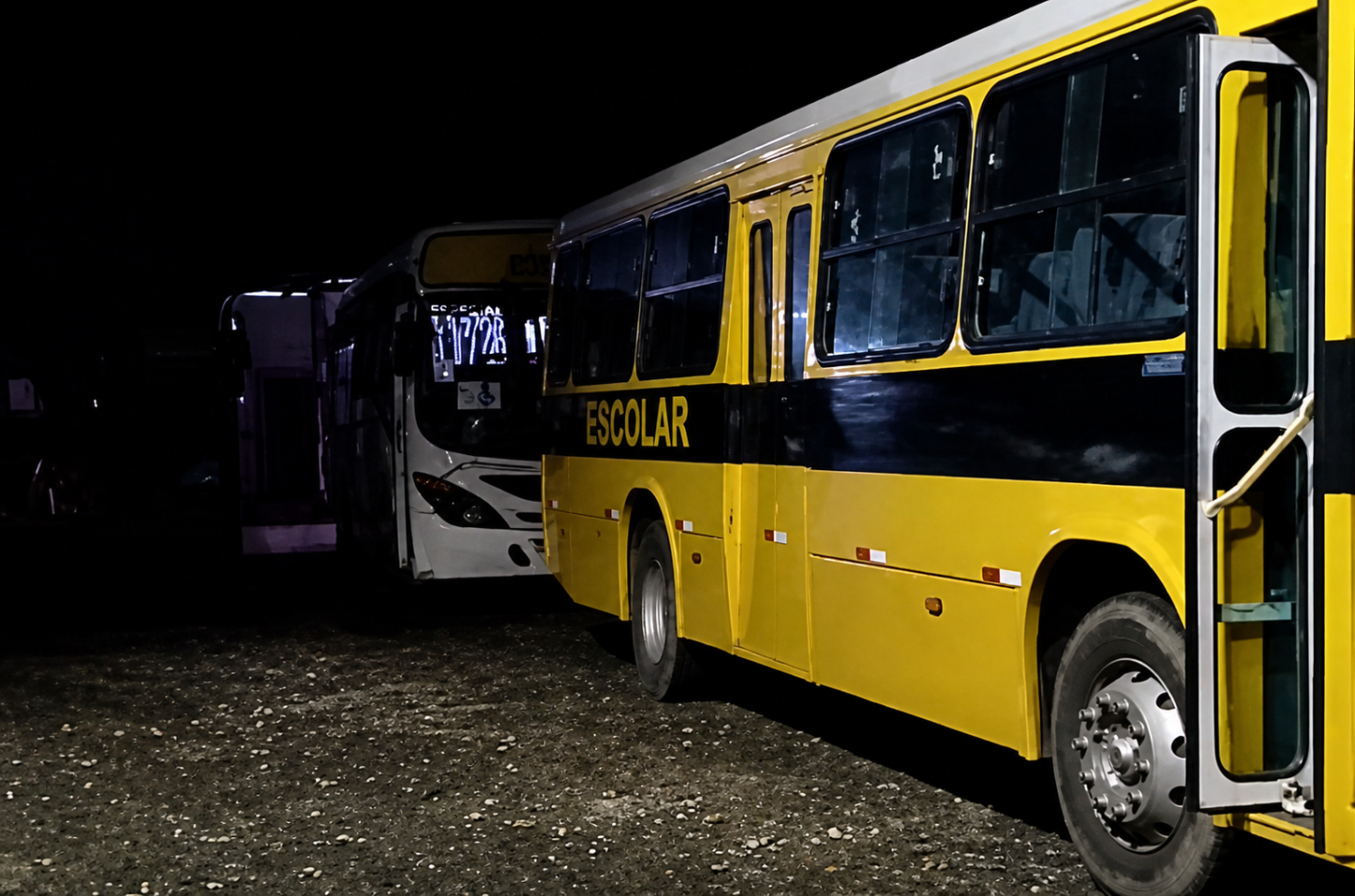 Veículos temporários chegam a Monte Sião para garantir transporte escolar