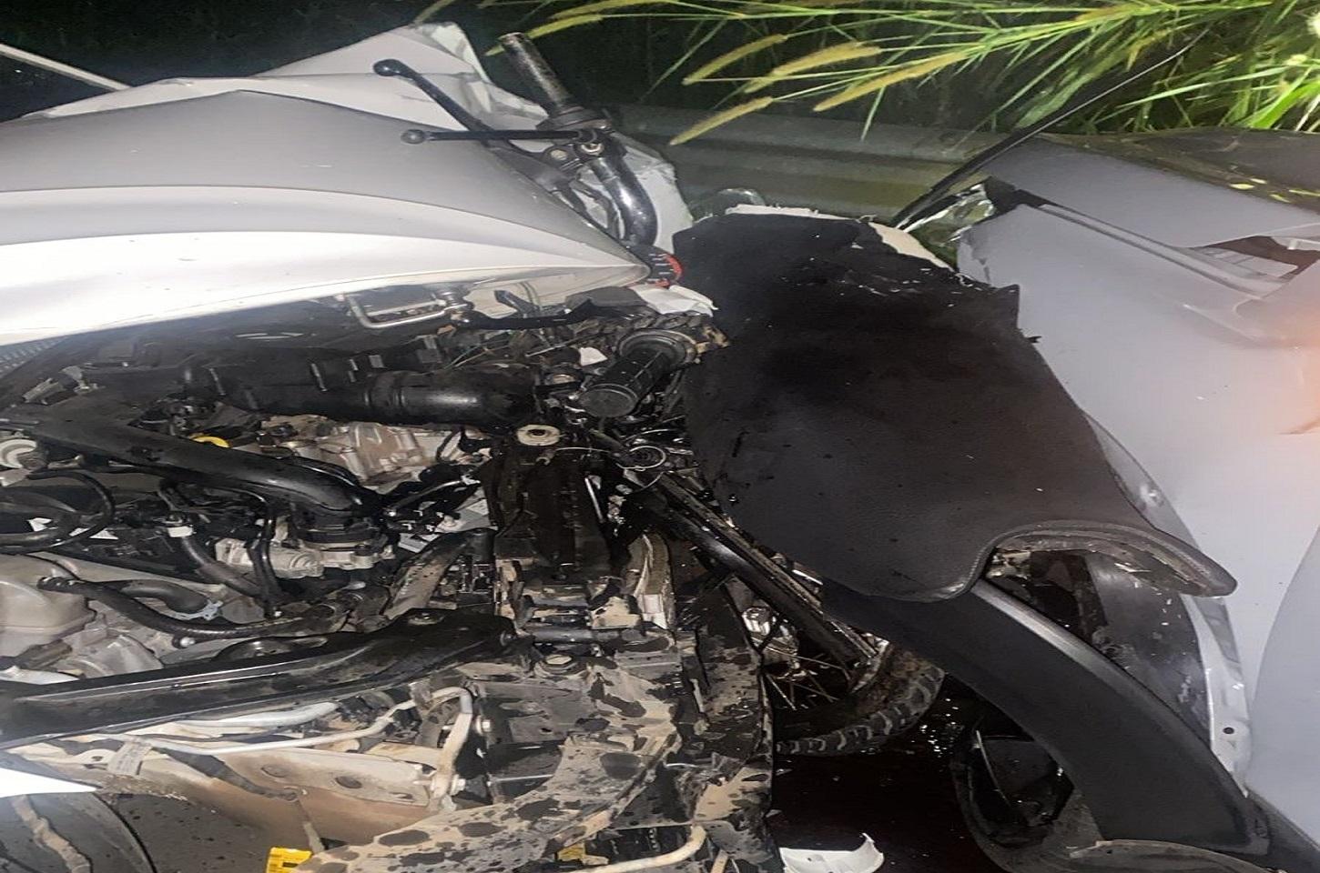 Grave acidente envolvendo dois carros e uma motocicleta deixa jovem morto na Rodovia Engenheiro Geraldo Mantovani, em Monte Sião