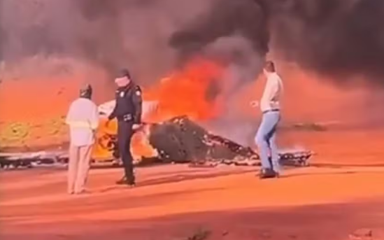 Avião de pequeno porte cai, pega fogo e piloto morre em Mogi Mirim
