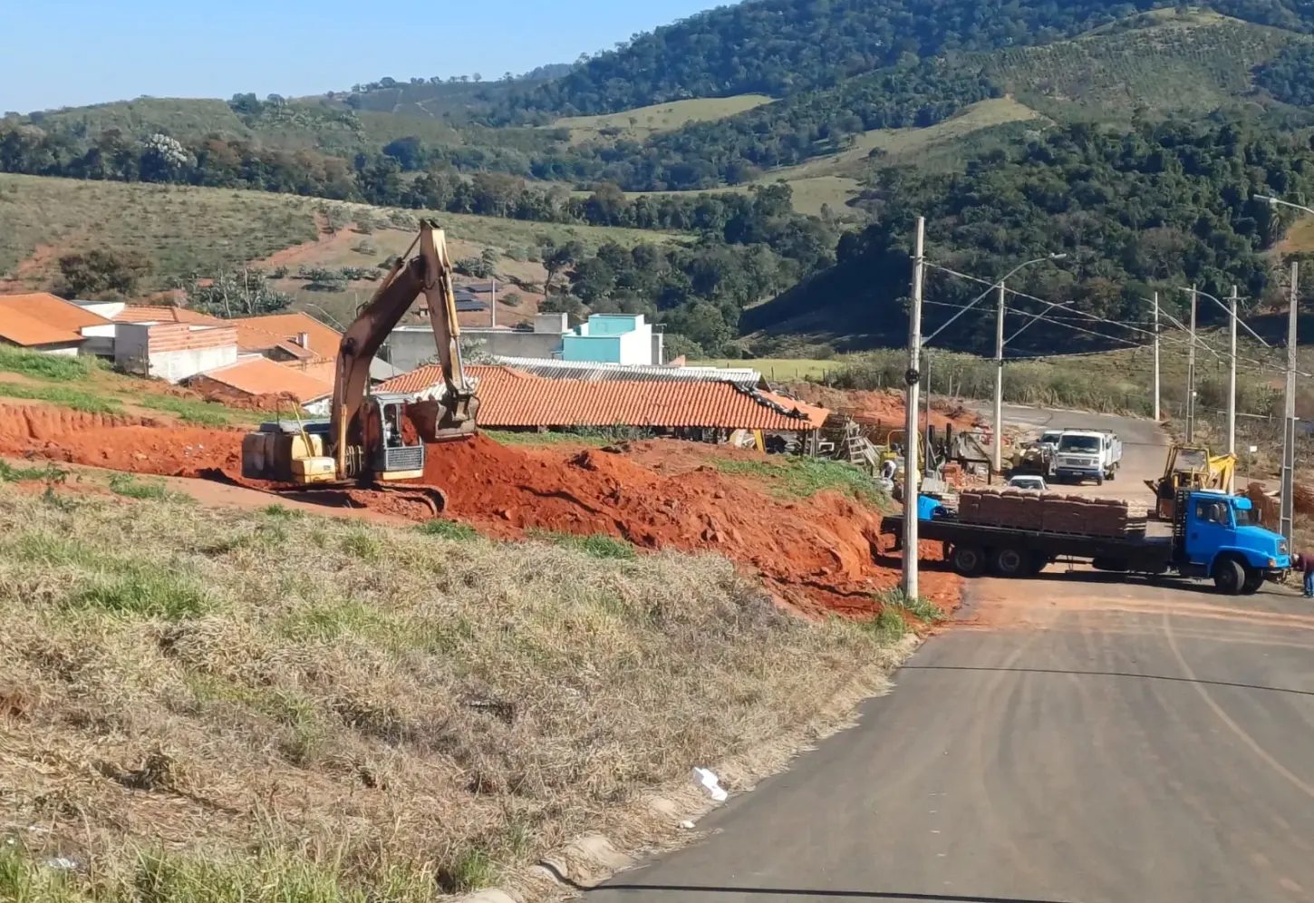 Terraplanagem tem início para construção de nova creche no Jardim América