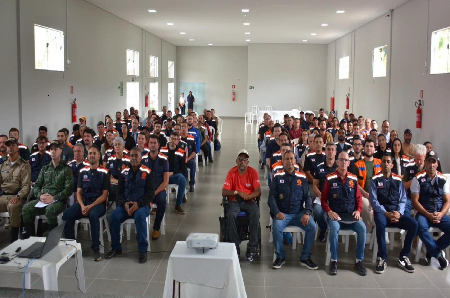 Defesa Civil de Monte Sião participa de seminário regional em Minas Gerais