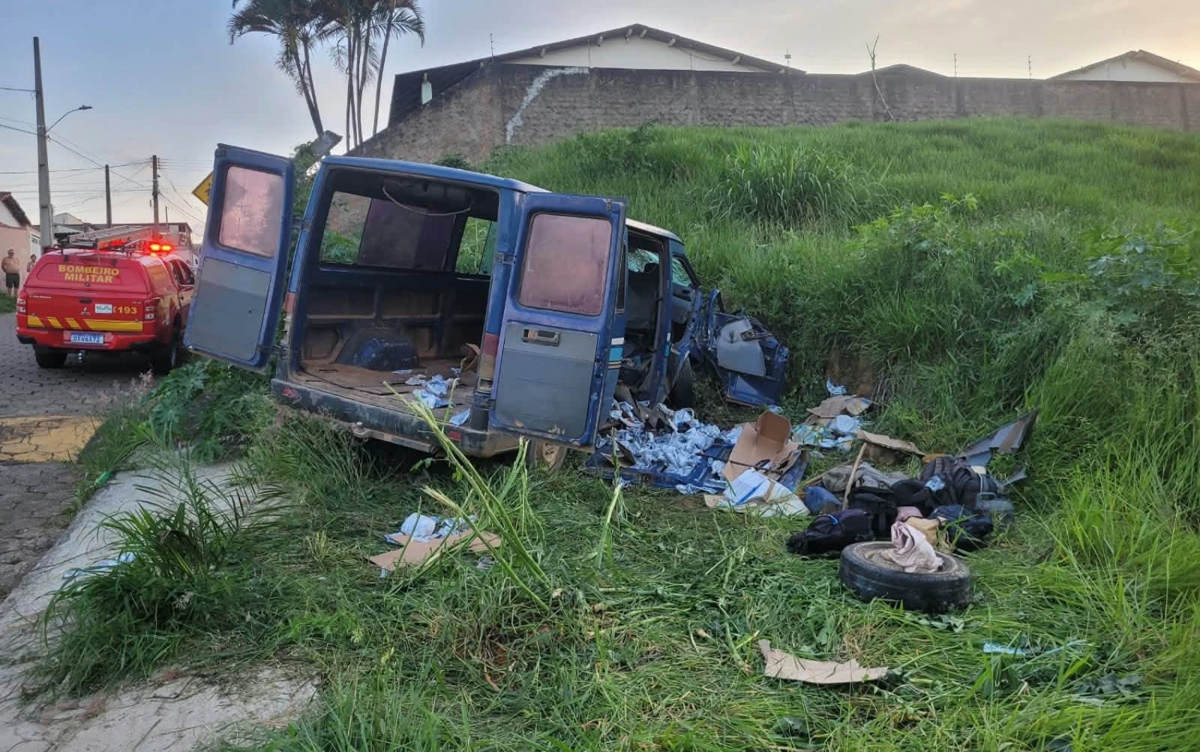 Ministério do Trabalho vai investigar acidente com van que deixou morto em MG