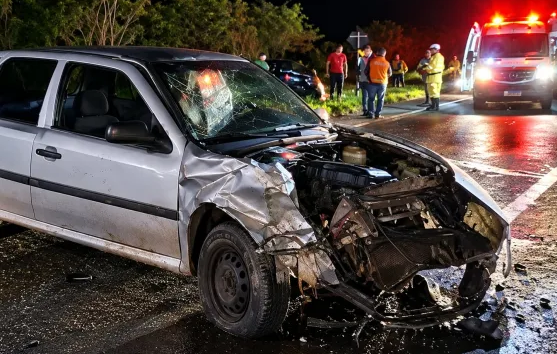 Acidente frontal na rodovia sp-352 entre itapira e jacutinga deixa sete feridos