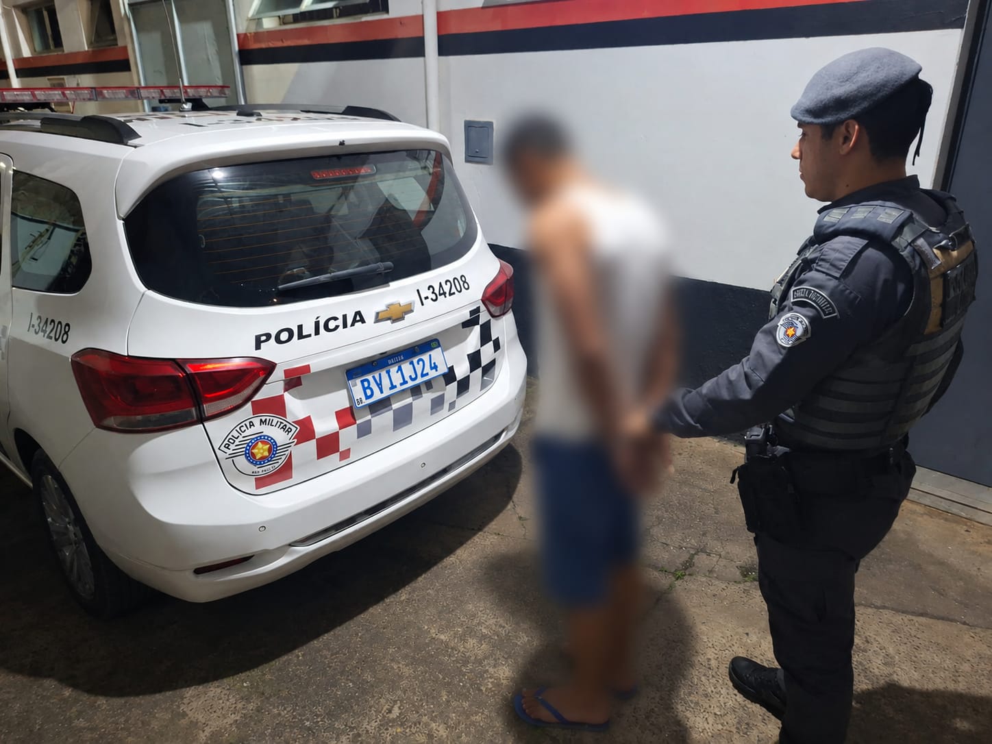 PM prende homem por violência doméstica em Amparo após denúncia no 190