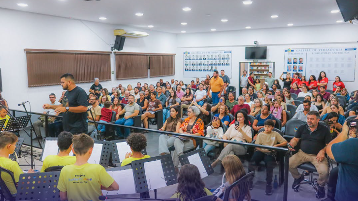 Recital anual de projetos musicais emociona público na Câmara de Monte Sião