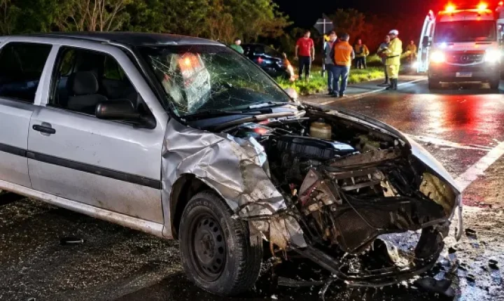 Acidente frontal na rodovia sp-352 entre itapira e jacutinga deixa sete feridos