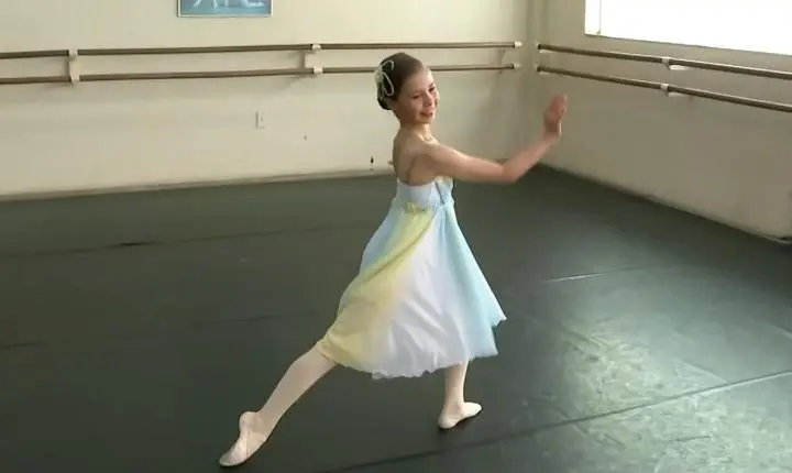 Bailarina de 9 anos de MG é aprovada na Escola do Teatro Bolshoi
