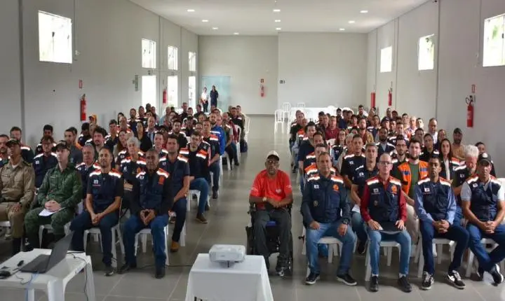 Defesa Civil de Monte Sião participa de seminário regional em Minas Gerais