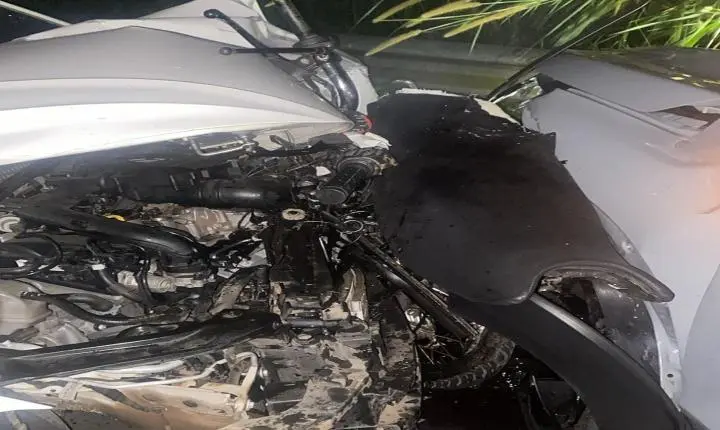 Grave acidente envolvendo dois carros e uma motocicleta deixa jovem morto na Rodovia Engenheiro Geraldo Mantovani, em Monte Sião