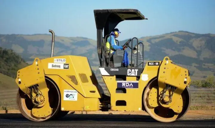 Manutenção viária intensifica trabalhos em oito rodovias da região de Pouso Alegre até domingo