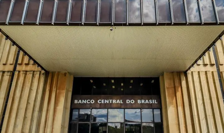 Mercado eleva previsão da inflação para 5,04% este ano