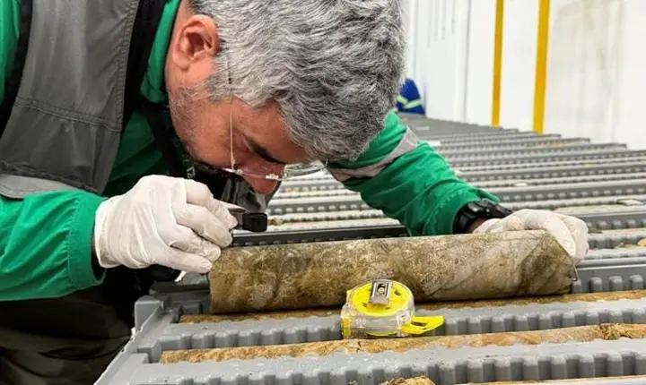 Mineradora encontra terras raras em Poços de Caldas com alto teor