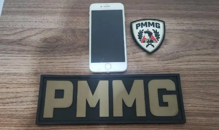 Polícia Militar de Monte Sião prende mulher por furto a comércio e recupera celular