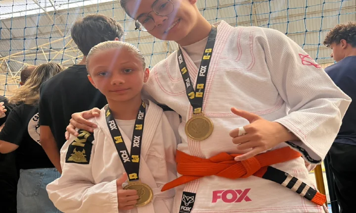 Raíssa Morais e Nayane Batista de Monte Sião são ouro no cenário do Jiu-Jitsu regional em Jaguariúna.