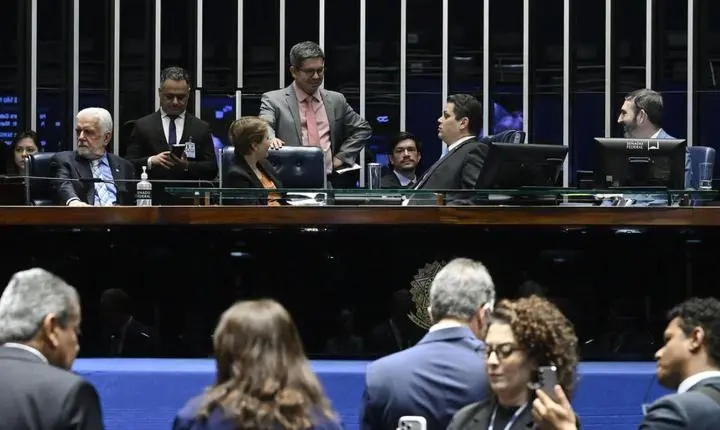Senado aprova MP da renovação automática da CNH para bons condutores