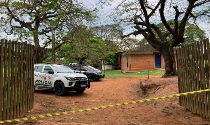 Mulher baleada em haras foi encontrada enquanto amamentava criança de 1 ano, diz PM